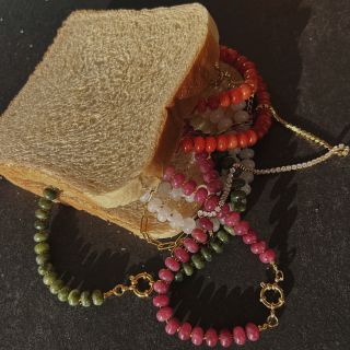 „No butter, just bling.” ✨